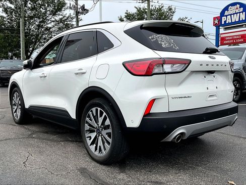 Used 2020 Ford Escape Titanium w/ Titanium Premium Package 2.0 FWD image 4