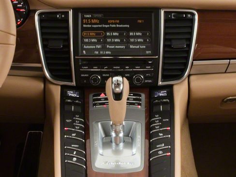 Used 2013 Porsche Panamera RWD image 10