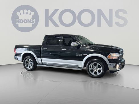 Used 2017 RAM 1500 Laramie w/ Convenience Group AWD/4WD image 2