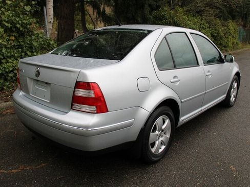 Used 2005 Volkswagen Jetta GLS image 3