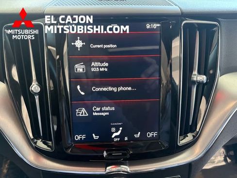 Used 2019 Volvo XC60 T5 Momentum w/ Multimedia Package AWD/4WD image 16