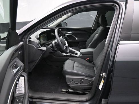 Certified 2025 Audi Q5 Premium Plus w/ Premium Plus image 9