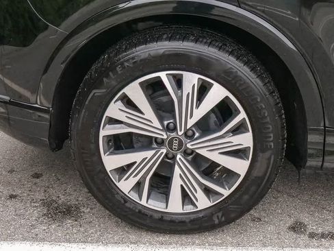 Used 2023 Audi Q4 e-tron Premium Plus w/ Premium Plus image 15