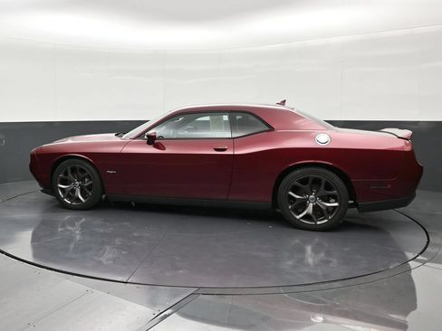 Used 2018 Dodge Challenger SXT Plus RWD image 2