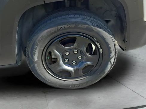 Used 2017 Jeep Renegade Sport w/ Power & Air Group image 35