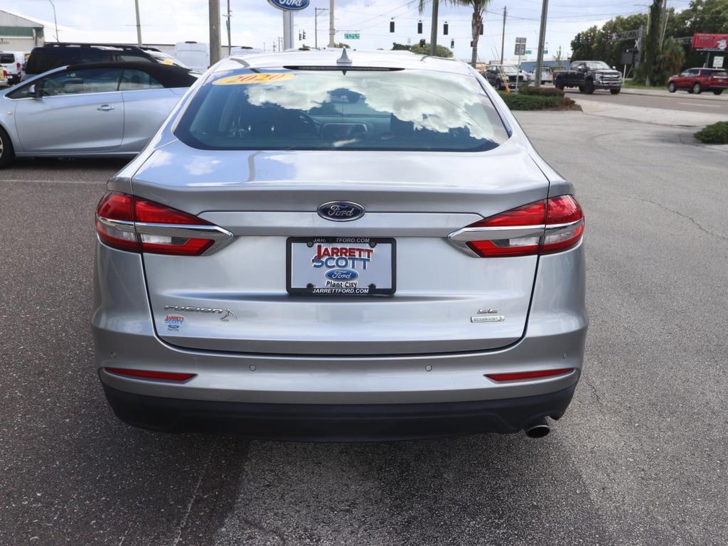 Used 2020 Ford Fusion SE FWD image 10