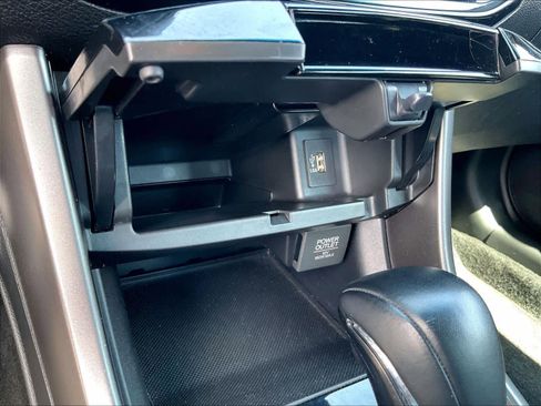 Used 2017 Honda Accord Sport image 25