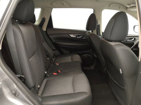 Used 2020 Nissan Rogue SV FWD image 19