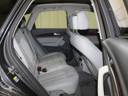 Used 2020 Audi Q5 2.0T Premium AWD/4WD image 24