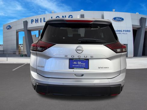 Used 2024 Nissan Rogue SV AWD/4WD image 6