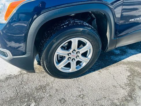 Used 2017 GMC Acadia SLE image 13