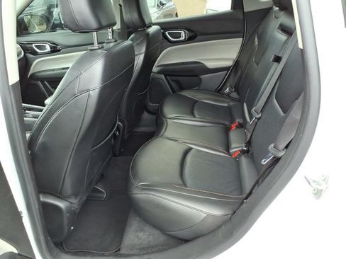 Used 2022 Jeep Compass Limited AWD/4WD image 11