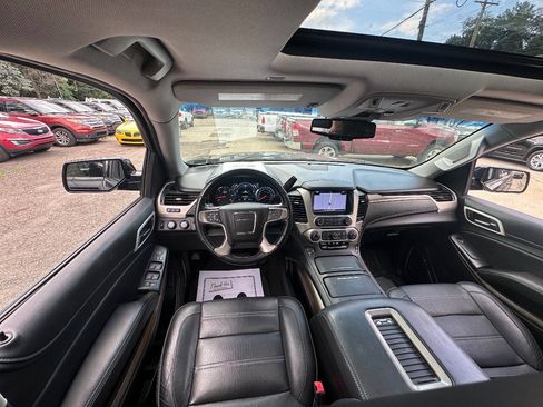 Used 2018 GMC Yukon XL Denali w/ Denali Ultimate Package AWD/4WD image 9
