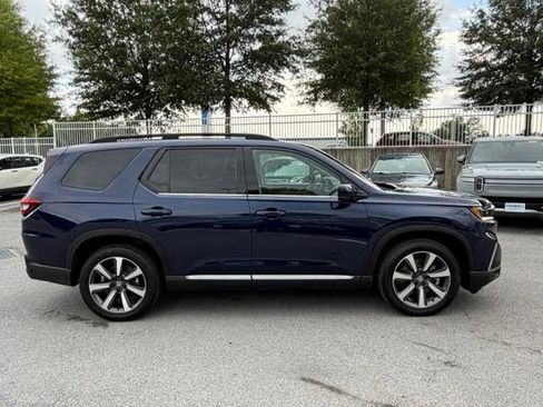 Used 2025 Honda Pilot Elite image 9