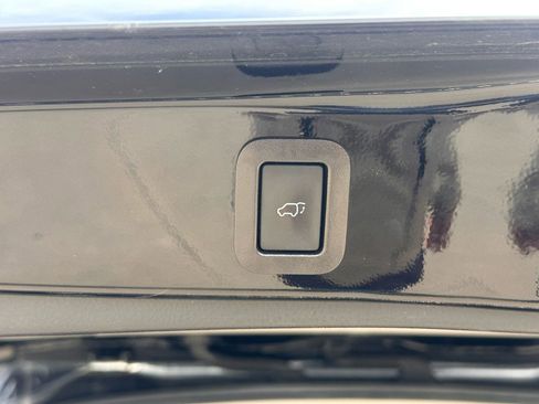 Used 2018 Toyota Highlander Limited Platinum w/ Protection Package #3 image 11