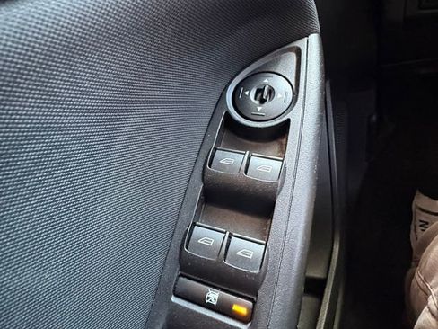 Used 2018 Ford Focus SE image 26