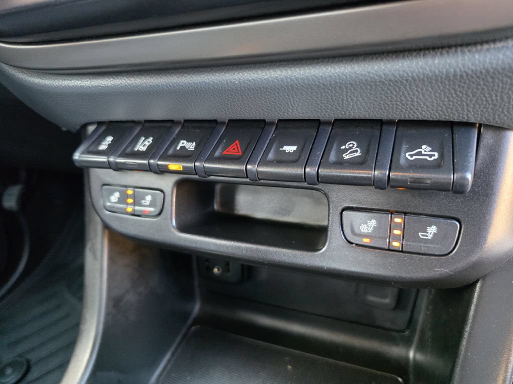 Used 2022 Chevrolet Colorado Z71 w/ Z71 Midnight Edition AWD/4WD image 21