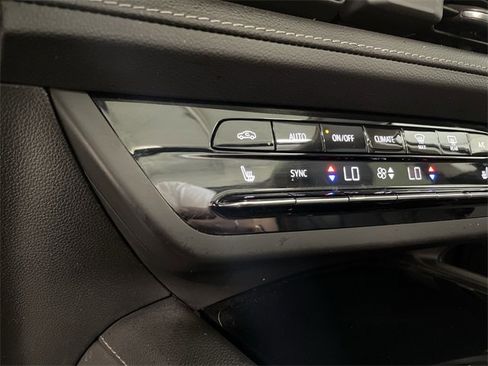 Certified 2022 Buick Envision Essence w/ Sport Touring Package image 30