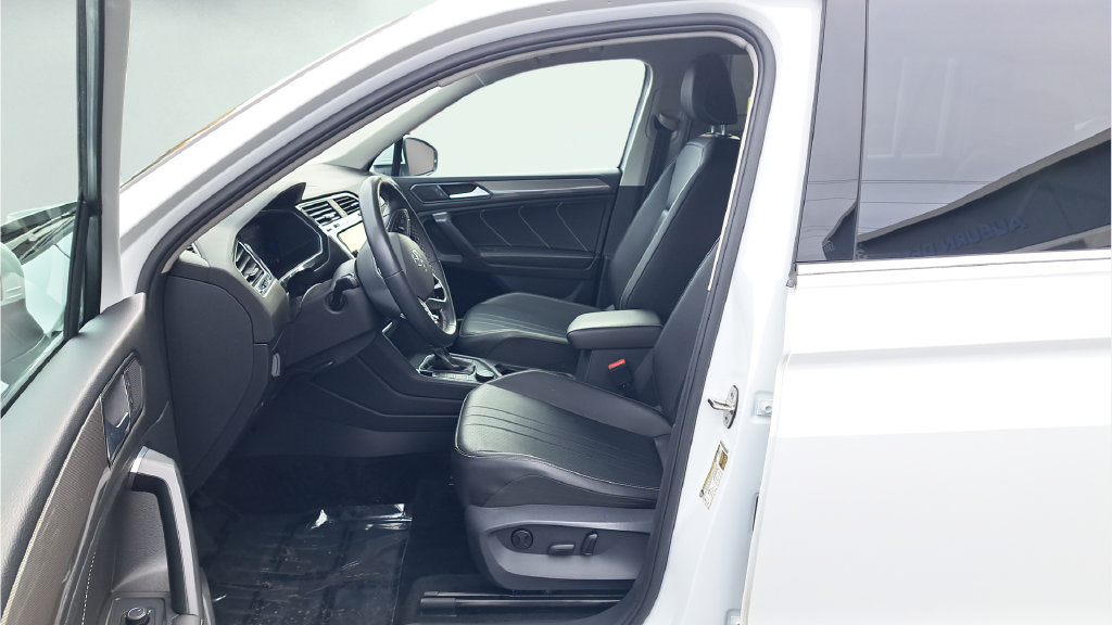 Used 2022 Volkswagen Tiguan SE AWD/4WD image 11
