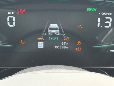Used 2023 Kia Niro EX FWD image 27