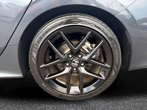 Used 2025 Honda Civic Sport image 10