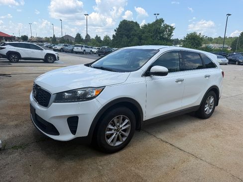 Used 2020 Kia Sorento LX FWD image 1