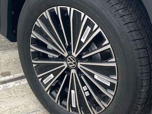 New 2026 Volkswagen Tiguan S AWD/4WD image 11