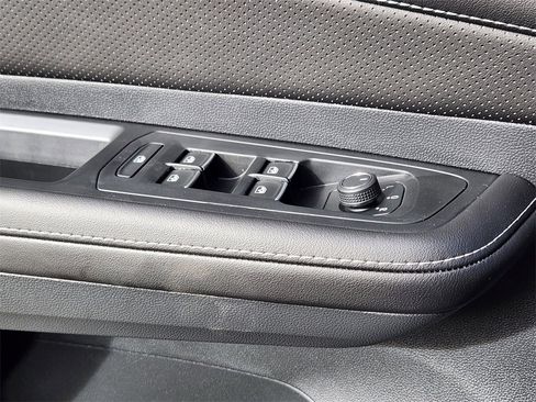 New 2026 Volkswagen Atlas Cross Sport SEL R-Line image 4