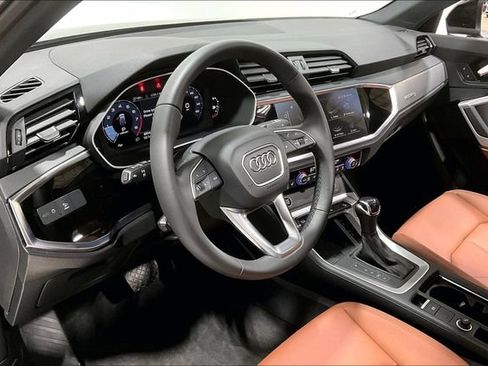 Certified 2025 Audi Q3 2.0T Premium w/ Convenience Package image 12