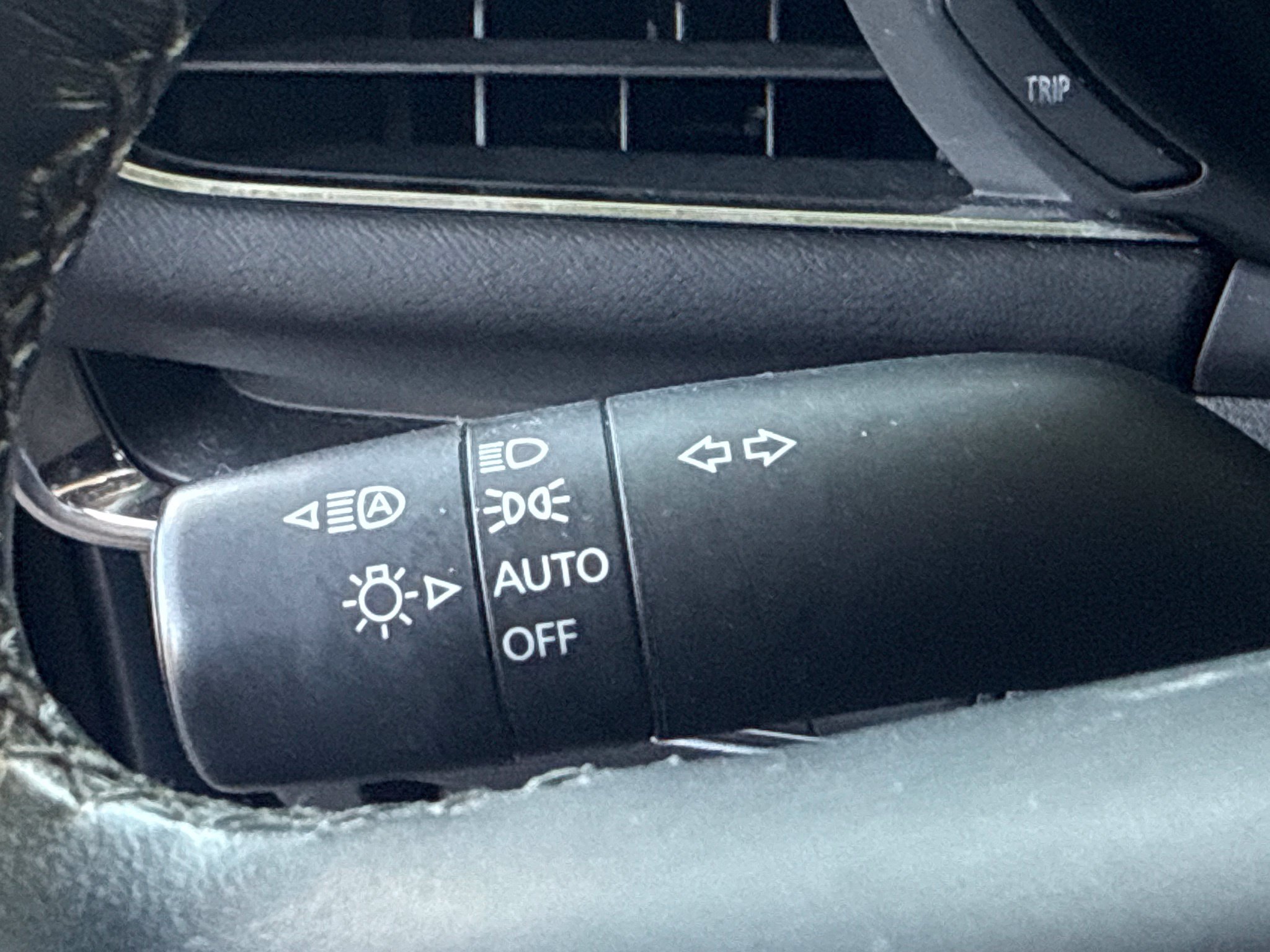 Used 2025 MAZDA MAZDA3 s AWD/4WD image 19