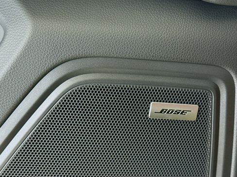 Certified 2025 Porsche Macan image 12