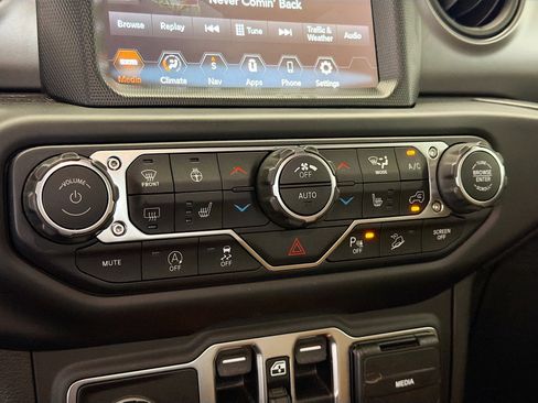 Used 2021 Jeep Wrangler Unlimited Sport AWD/4WD image 10