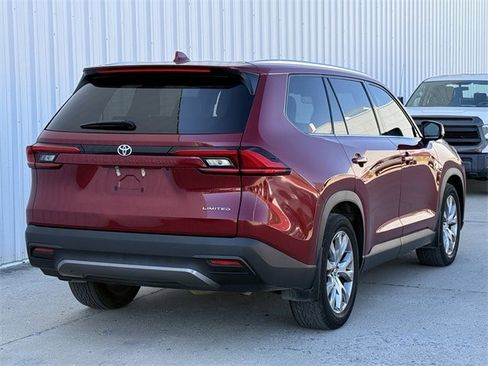 Used 2024 Toyota Grand Highlander Limited image 4