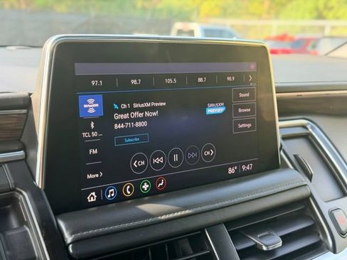 Used 2021 Chevrolet Suburban LT w/ LT Signature Package AWD/4WD image 15