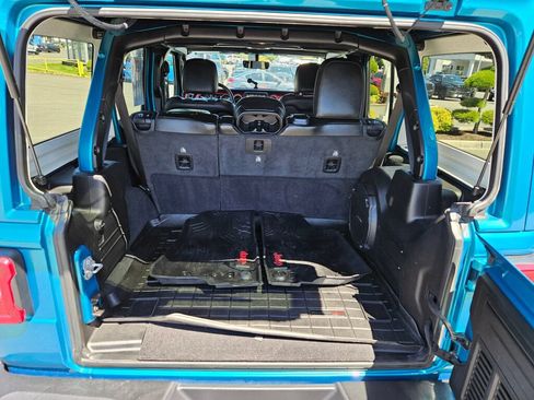Used 2020 Jeep Wrangler Unlimited Rubicon AWD/4WD image 13