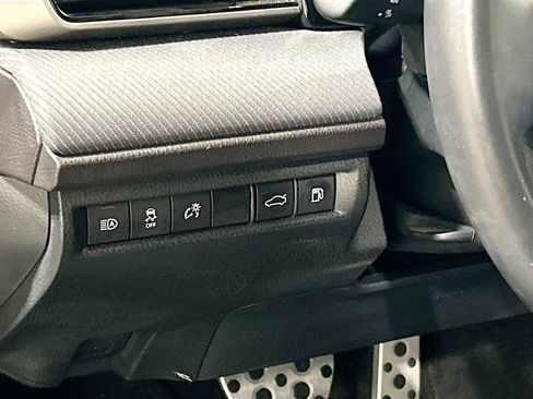 Used 2025 Toyota Camry SE FWD image 8