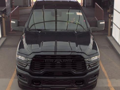 Used 2025 RAM 2500 Big Horn AWD/4WD image 3