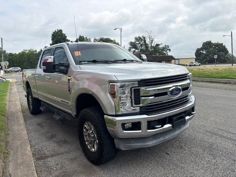 Used 2019 Ford F250 XLT w/ XLT Premium Package AWD/4WD image 10