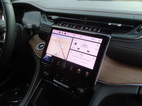 Certified 2024 Jeep Grand Cherokee Summit image 15