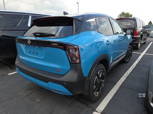 Used 2025 Nissan Kicks SR FWD image 3