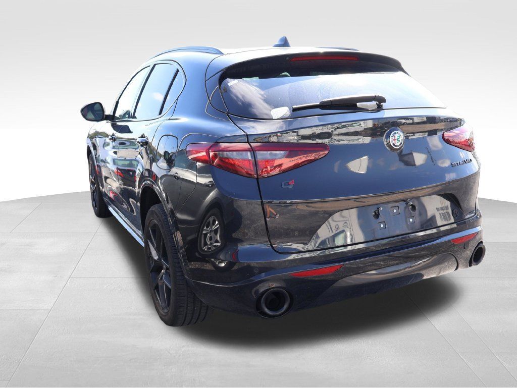 Used 2020 Alfa Romeo Stelvio Ti w/ Nero Edizione AWD/4WD image 23