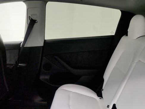 Used 2025 Tesla Model Y Long Range AWD/4WD image 42
