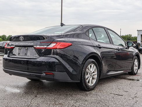 Used 2025 Toyota Camry LE FWD image 6