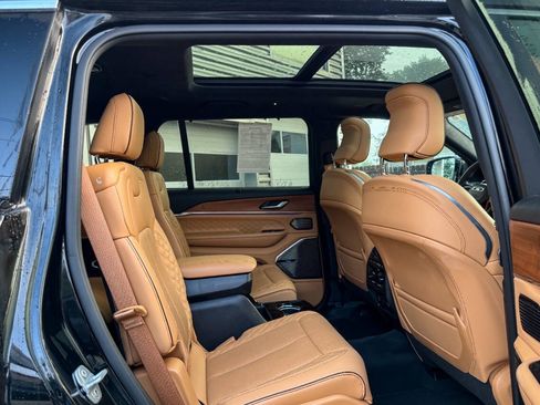Used 2023 Jeep Grand Cherokee L Summit AWD/4WD image 15
