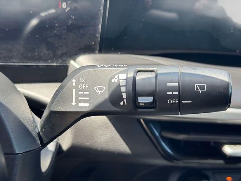 Used 2025 Nissan Kicks S FWD image 22