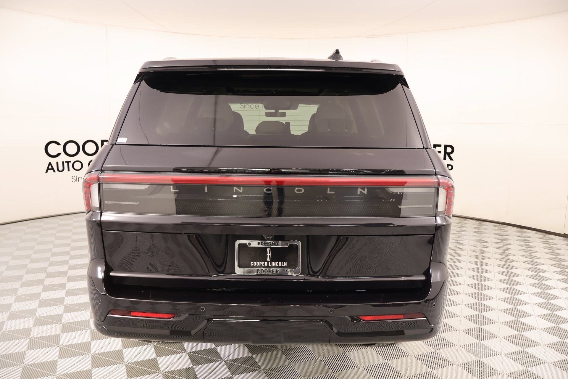 New 2025 Lincoln Navigator Reserve AWD/4WD image 24