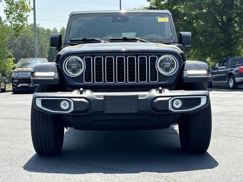 Used 2025 Jeep Wrangler Unlimited Sahara w/ Safety Group AWD/4WD image 28