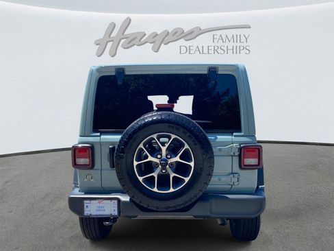 Used 2024 Jeep Wrangler Unlimited Sport AWD/4WD image 4