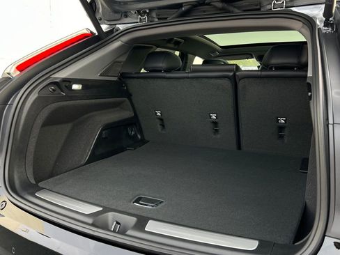 New 2026 Cadillac Optiq Luxury 1 image 19