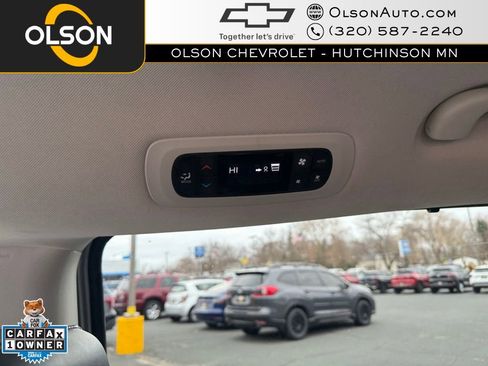 Used 2024 Chrysler Pacifica Touring-L image 15